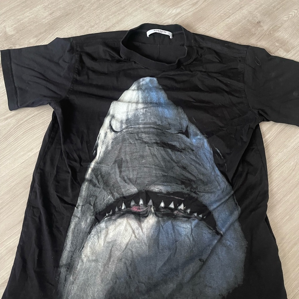 Givenchy t shirt